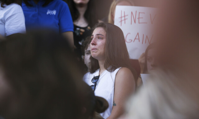 image: Overlevende i Florida ber Trump skamme seg